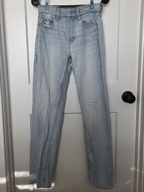 American Eagle Light Wash Women's High-Rise Straight Jeans. Size 0. #JW